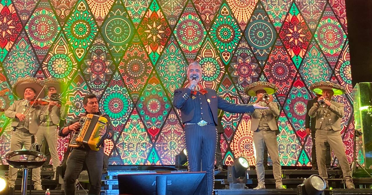 Auditorio lleno en la presentacion de Alejandro Fernandez en la Feria de Puebla