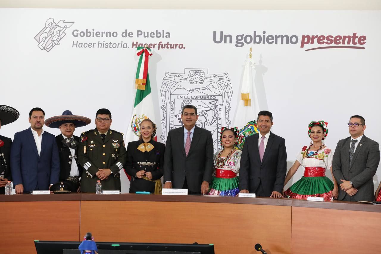En Puebla, el gobernador Sergio Salomón y el Alcalde Eduardo Rivera preparan los festejos para las fiestas patrias.