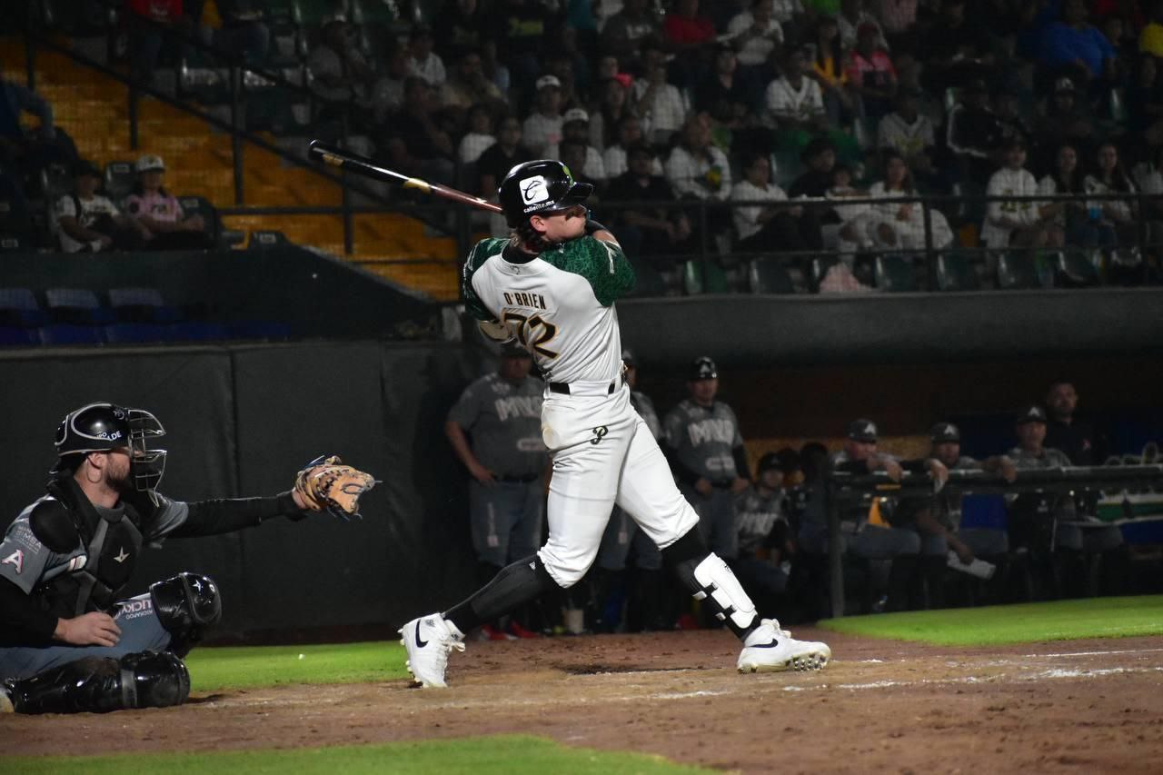 Pericos vence a los acereros en el primero de la serie